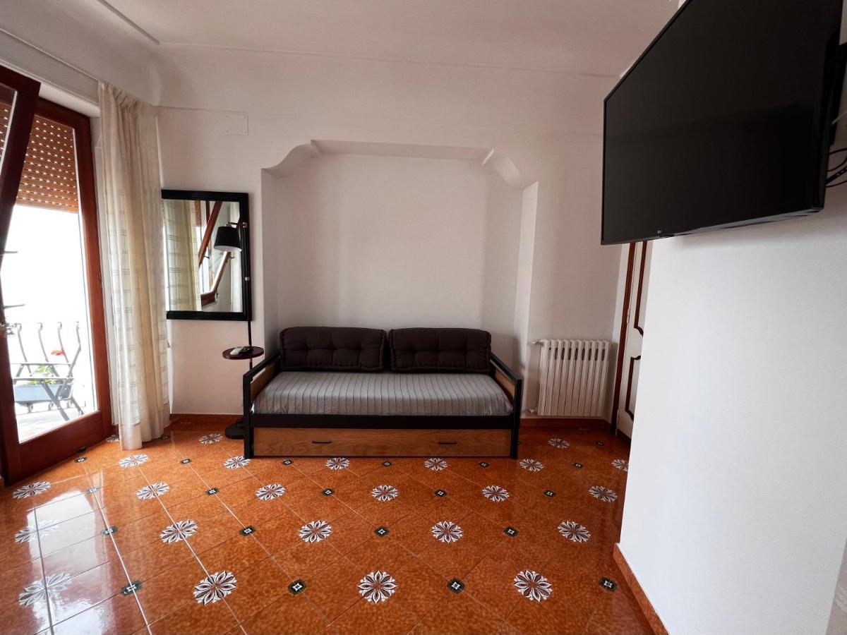 Casa Dora Bed & Breakfast อนากาปรี ภายนอก รูปภาพ